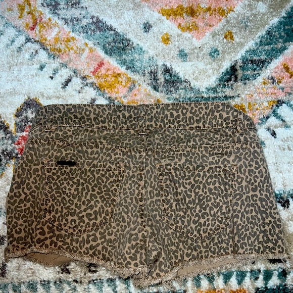 celebrity pink,cheetah print blue jean shorts size 9 - Picture 2 of 3